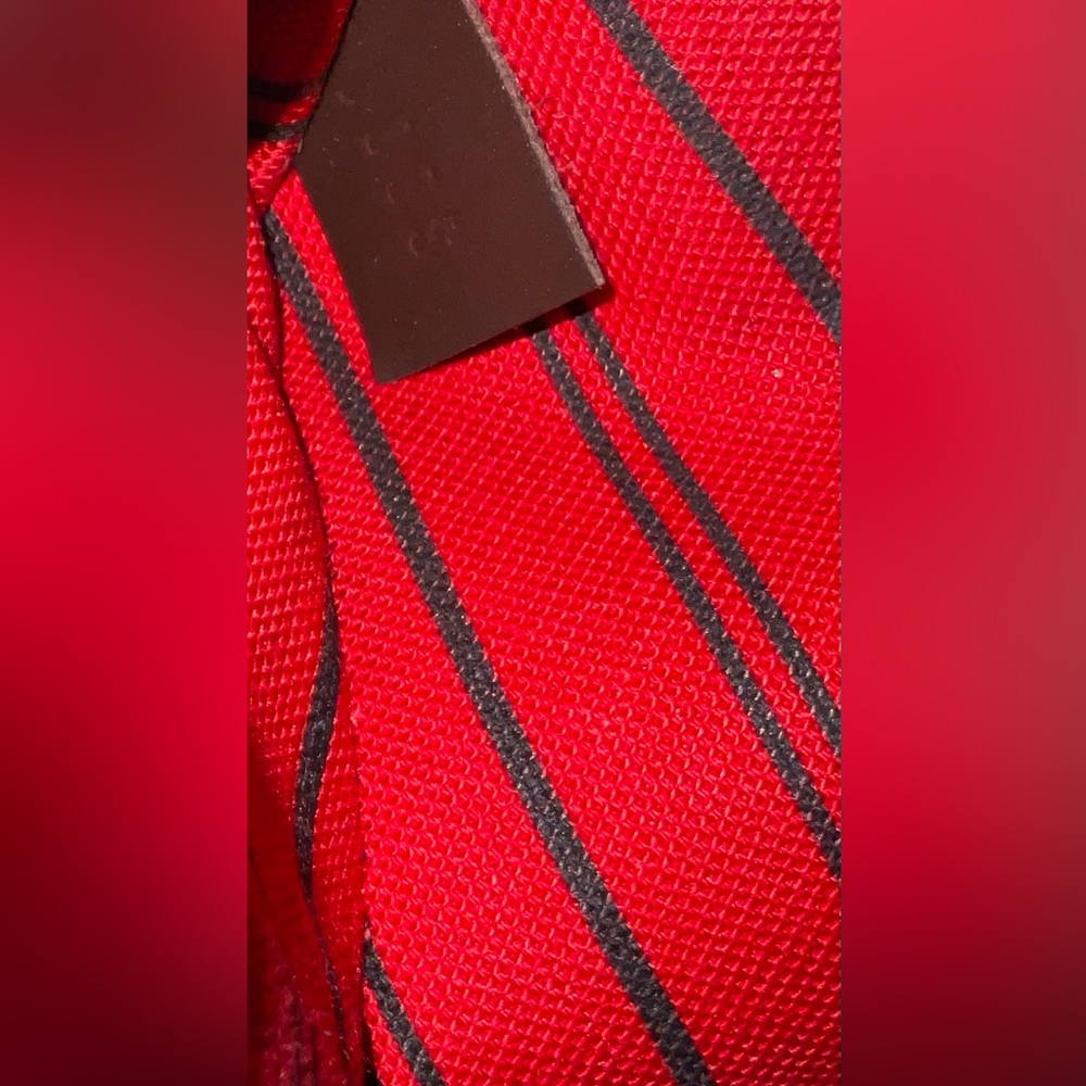 LOUIS VUITTON MM TOTE - Picture 9 of 16